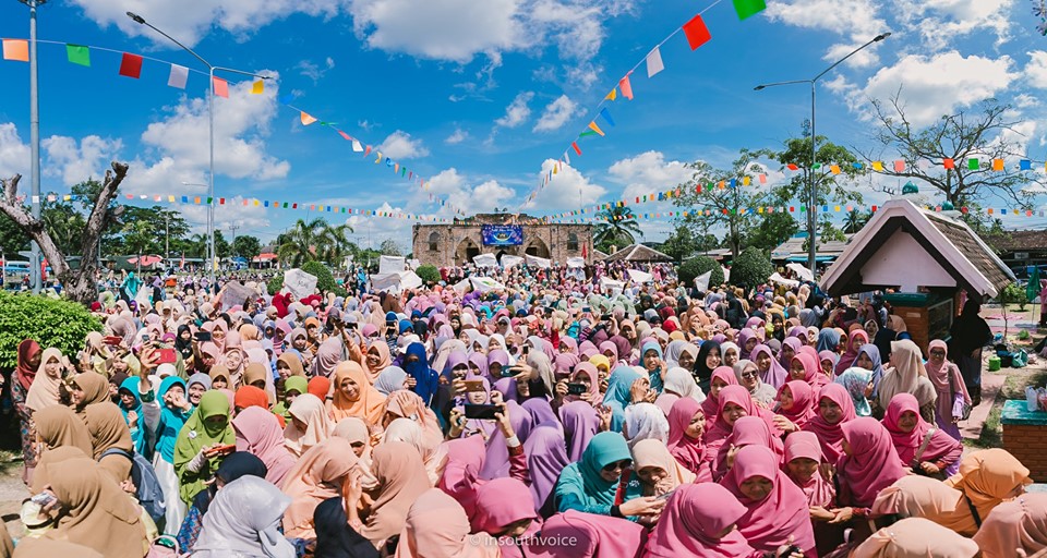 Ratusan Remaja Muslimah Pattani Gelar Aksi Persatuan Umat 